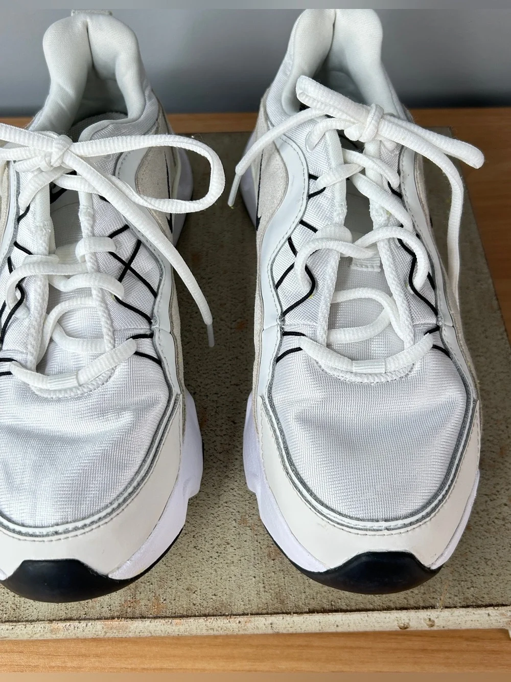 Nike White Sneakers Size 8 Tennis Shoes RYZ 365 Summit - Picture 11 of 16